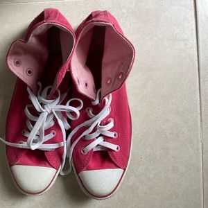 Converse Chuck Taylor high tops size 10
